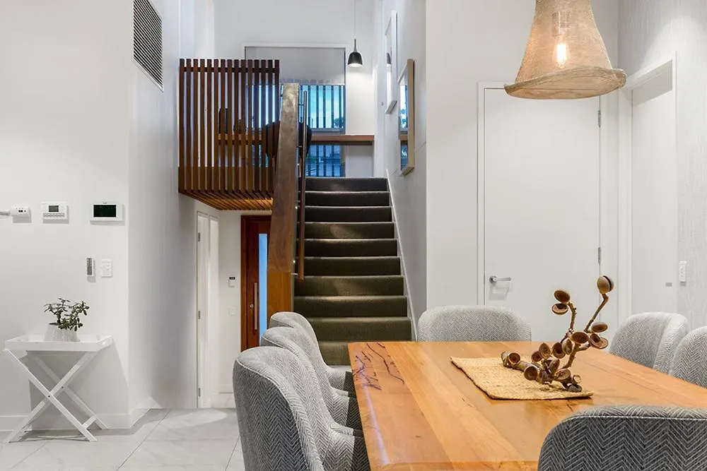 Cavvanbah Lane Byron Bay Holiday home